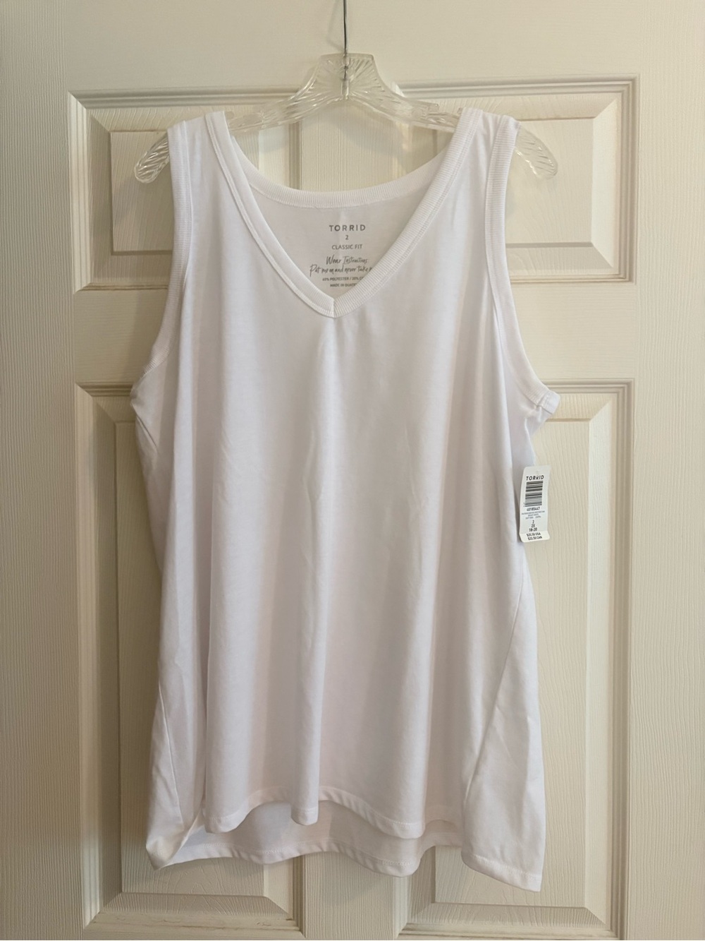 torrid White V-Neck Tank Top